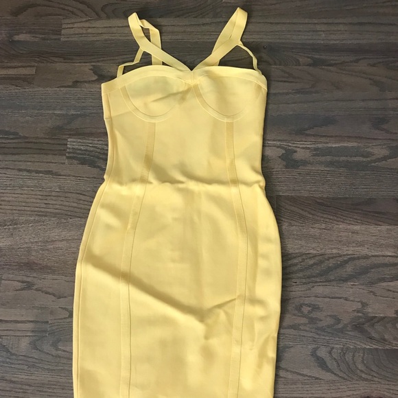 zulezs Dresses & Skirts - Yellow bandage dress 😍